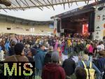 27.07.2024, Vor den Olympischen Sommerspielen 2024 in Paris (Frankreich), Die groe Bhne im Rugbystadion Jean Bouin, zu den Olympischen Spielen ist es das DEUTSCHE HAUS fr die deutsche Olympische Familie. Eine groe Bhne im Innenraum ist Mittelpunkt fr die Prsentation der Sportler nach den Wettkmpfen und Auftritten von Musikern vor ffentlichem Publikum.