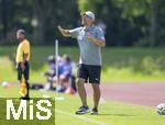 31.07.2024, Freundschaftsspiel, FC Brentford U19 - FC Heidenheim U18, in Bad Wrishofen (Deutschland), Trainer Patrick Mayer (Heidenheim) an der Seitenlinie.