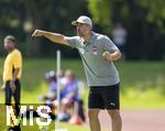 31.07.2024, Freundschaftsspiel, FC Brentford U19 - FC Heidenheim U18, in Bad Wrishofen (Deutschland), Trainer Patrick Mayer (Heidenheim) an der Seitenlinie.