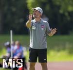 31.07.2024, Freundschaftsspiel, FC Brentford U19 - FC Heidenheim U18, in Bad Wrishofen (Deutschland), Trainer Patrick Mayer (Heidenheim) an der Seitenlinie.