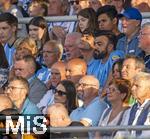 02.08.2024, Fussball 3. Liga 2024/2025, 1.Spieltag, TSV 1860 Mnchen - 1.FC Saarbrcken, im Stdtischen Stadion an der Grnwalderstrasse, Mnchen.  Ehrentribne, li: Hans Sitzberger, re: Bruder von Hasan Ismaik, Yahya Ismaik., unten: Prsident Robert Reisinger (1860 Mnchen), Oliver Mueller (li, Geschftsfhrer Kaufmnnisch, 1860 Mnchen) 



