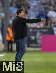 02.08.2024, Fussball 3. Liga 2024/2025, 1.Spieltag, TSV 1860 Mnchen - 1.FC Saarbrcken, im Stdtischen Stadion an der Grnwalderstrasse, Mnchen. Trainer Argirios Giannikis  (TSV 1860 Mnchen) gibt Anweisungen



