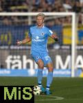 02.08.2024, Fussball 3. Liga 2024/2025, 1.Spieltag, TSV 1860 Mnchen - 1.FC Saarbrcken, im Stdtischen Stadion an der Grnwalderstrasse, Mnchen. Raphael Schifferl (1860 Mnchen) am Ball 


