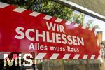 07.08.2024,  Bad Wrishofen im Unterallgu. WIR SCHLIESSEN, alles muss Raus - steht an dem Schaufenster eines Ladens. 