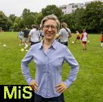 07.08.2024, Mdchen an den Ball, Pressekonferenz zur Kooperation mit dem FC Bayern Mnchen, am Vereinsgelnde FT Gern Mnchen,  Nathalie Bischof (FC Bayern Frauen Jugendkoordinatorin)