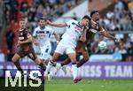 09.08.2024, Fussball Saison 2024/2025, Testspiel, FC St. Pauli - Atlanta Bergamo, im Millerntor Stadion Hamburg.  (L-R) Berat Djimsiti (Atalanta Bergamo) gegen Morgan Guilavogui (FC St. Pauli)


