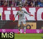 08.03.2025, Fussball 1. Bundesliga 2024/2025, 25. Spieltag,  FC Bayern Mnchen - VfL Bochum, in der Allianz-Arena Mnchen. Torwart Jonas Urbig (FC Bayern Mnchen)  