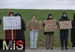 14.03.2025,  Bad Grnenbach im Allgu, eine Demonstration, veranstaltet von SOKO-Tierschutz gegen Tierqulerei auf einem Vieh-Grobetrieb in Bad Grnenbach, der durch SOKO-Tierschutz-Recherche wegen Tierqulerei von Milchvieh aktuell schwer belastet wurde.