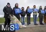14.03.2025,  Bad Grnenbach im Allgu, eine Demonstration, veranstaltet von SOKO-Tierschutz gegen Tierqulerei auf einem Vieh-Grobetrieb in Bad Grnenbach, der durch SOKO-Tierschutz-Recherche wegen Tierqulerei von Milchvieh aktuell schwer belastet wurde.