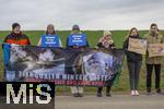 14.03.2025,  Bad Grnenbach im Allgu, eine Demonstration, veranstaltet von SOKO-Tierschutz gegen Tierqulerei auf einem Vieh-Grobetrieb in Bad Grnenbach, der durch SOKO-Tierschutz-Recherche wegen Tierqulerei von Milchvieh aktuell schwer belastet wurde.