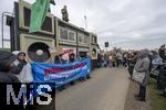 14.03.2025,  Bad Grnenbach im Allgu, eine Demonstration, veranstaltet von SOKO-Tierschutz gegen Tierqulerei auf einem Vieh-Grobetrieb in Bad Grnenbach, der durch SOKO-Tierschutz-Recherche wegen Tierqulerei von Milchvieh aktuell schwer belastet wurde.
