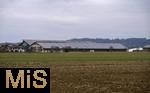 14.03.2025,  Bad Grnenbach im Allgu, eine Demonstration, veranstaltet von SOKO-Tierschutz gegen Tierqulerei auf einem Vieh-Grobetrieb in Bad Grnenbach, der durch SOKO-Tierschutz-Recherche wegen Tierqulerei von Milchvieh aktuell schwer belastet wurde. Auf dem Bild ist der Grund der Demo, der Endres-Hof zu sehen.