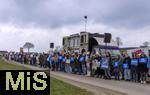 14.03.2025,  Bad Grnenbach im Allgu, eine Demonstration, veranstaltet von SOKO-Tierschutz gegen Tierqulerei auf einem Vieh-Grobetrieb in Bad Grnenbach, der durch SOKO-Tierschutz-Recherche wegen Tierqulerei von Milchvieh aktuell schwer belastet wurde.