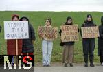 14.03.2025,  Bad Grnenbach im Allgu, eine Demonstration, veranstaltet von SOKO-Tierschutz gegen Tierqulerei auf einem Vieh-Grobetrieb in Bad Grnenbach, der durch SOKO-Tierschutz-Recherche wegen Tierqulerei von Milchvieh aktuell schwer belastet wurde. Stoppt die Tierquler, Animals are Friends not Food, Leid und Tod in deinem Auftrag, steht auf den Schildern der Demonstrantinnen.