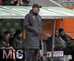 15.03.2025, Fussball 1. Bundesliga 2024/2025, 26. Spieltag, FC Augsburg - VfL Wolfsburg, in der WWK-Arena Augsburg, Trainer Ralph Hasenhttl (Wolfsburg) unzufrieden.
 

