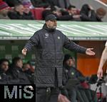 15.03.2025, Fussball 1. Bundesliga 2024/2025, 26. Spieltag, FC Augsburg - VfL Wolfsburg, in der WWK-Arena Augsburg, Trainer Ralph Hasenhttl (Wolfsburg) unzufrieden.
 

