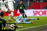 15.03.2025, Fussball 1. Bundesliga 2024/2025, 26. Spieltag, FC Augsburg - VfL Wolfsburg, in der WWK-Arena Augsburg, Torwart Finn Dahmen (FC Augsburg) hat den Ball sciher gefangen.
 


