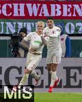 15.03.2025, Fussball 1. Bundesliga 2024/2025, 26. Spieltag, FC Augsburg - VfL Wolfsburg, in der WWK-Arena Augsburg, Torjubel Philipp Tietz (li, FC Augsburg), re: Dimitrios Christos Giannoulis (FC Augsburg) 