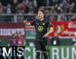 15.03.2025, Fussball 1. Bundesliga 2024/2025, 26. Spieltag, FC Augsburg - VfL Wolfsburg, in der WWK-Arena Augsburg, Matthias Svanberg (Wolfsburg) 