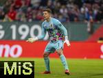 15.03.2025, Fussball 1. Bundesliga 2024/2025, 26. Spieltag, FC Augsburg - VfL Wolfsburg, in der WWK-Arena Augsburg, Torwart Finn Dahmen (FC Augsburg) konzentriert.