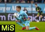 15.03.2025, Fussball 1. Bundesliga 2024/2025, 26. Spieltag, FC Augsburg - VfL Wolfsburg, in der WWK-Arena Augsburg, Torwart Finn Dahmen (FC Augsburg) hat den Ball sicher gefangen
