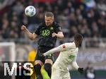 15.03.2025, Fussball 1. Bundesliga 2024/2025, 26. Spieltag, FC Augsburg - VfL Wolfsburg, in der WWK-Arena Augsburg, li: Denis Vavro (Wolfsburg) Kopfball.