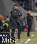 15.03.2025, Fussball 1. Bundesliga 2024/2025, 26. Spieltag, FC Augsburg - VfL Wolfsburg, in der WWK-Arena Augsburg, Trainer Ralph Hasenhttl (Wolfsburg) gibt Anweisungen 