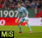 15.03.2025, Fussball 1. Bundesliga 2024/2025, 26. Spieltag, FC Augsburg - VfL Wolfsburg, in der WWK-Arena Augsburg, Torwart Finn Dahmen (FC Augsburg) konzentriert.