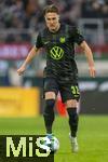 15.03.2025, Fussball 1. Bundesliga 2024/2025, 26. Spieltag, FC Augsburg - VfL Wolfsburg, in der WWK-Arena Augsburg, Matthias Svanberg (Wolfsburg) am Ball 
