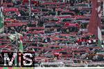 15.03.2025, Fussball 1. Bundesliga 2024/2025, 26. Spieltag, FC Augsburg - VfL Wolfsburg, in der WWK-Arena Augsburg, FCA-Fans in ihrer Kurve