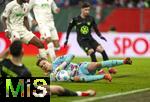 15.03.2025, Fussball 1. Bundesliga 2024/2025, 26. Spieltag, FC Augsburg - VfL Wolfsburg, in der WWK-Arena Augsburg, Torwart Finn Dahmen (FC Augsburg) hat den Ball sicher gefangen 