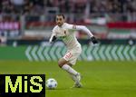 15.03.2025, Fussball 1. Bundesliga 2024/2025, 26. Spieltag, FC Augsburg - VfL Wolfsburg, in der WWK-Arena Augsburg, Alexis Julian Claude-Maurice (FC Augsburg) am Ball 
