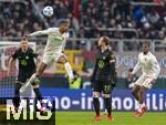 15.03.2025, Fussball 1. Bundesliga 2024/2025, 26. Spieltag, FC Augsburg - VfL Wolfsburg, in der WWK-Arena Augsburg, Steve Michel Mounie (FC Augsburg) Kopfball
