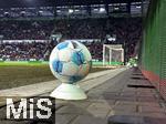 15.03.2025, Fussball 1. Bundesliga 2024/2025, 26. Spieltag, FC Augsburg - VfL Wolfsburg, in der WWK-Arena Augsburg, Der Spielball liegt auf einem Kegel bereit.