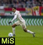 15.03.2025, Fussball 1. Bundesliga 2024/2025, 26. Spieltag, FC Augsburg - VfL Wolfsburg, in der WWK-Arena Augsburg, Alexis Julian Claude-Maurice (FC Augsburg) am Ball 