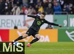 15.03.2025, Fussball 1. Bundesliga 2024/2025, 26. Spieltag, FC Augsburg - VfL Wolfsburg, in der WWK-Arena Augsburg, Bence Dardai (Wolfsburg) am Ball 