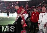 17.03.2025, Fussball, das FC Bayern Mnchen Legenden-Turnier FRANZ BECKENBAUER CUP, im SAP-Garden Mnchen. Franck Ribery klettert ber die Bande 