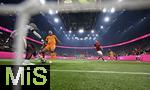 17.03.2025, Fussball, das FC Bayern Mnchen Legenden-Turnier FRANZ BECKENBAUER CUP, im SAP-Garden Mnchen. li: Torwart Hans Jrg Butt (Bayern) gegen Pepe (Real Madrid) und Sebastian Rudy, (FC Bayern Mnchen)
