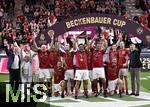 17.03.2025, Fussball, das FC Bayern Mnchen Legenden-Turnier FRANZ BECKENBAUER CUP, im SAP-Garden Mnchen. Siegerehrung des Turniersiegers FC Bayern Mnchen Legenden. Mit Heidi und Joel Beckenbauer, Prsident Herbert Hainer (FC Bayern) 
