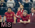 17.03.2025, Fussball, das FC Bayern Mnchen Legenden-Turnier FRANZ BECKENBAUER CUP, im SAP-Garden Mnchen.  v.li: Giovanne Elber, Mark van Bommel (alle FC Bayern Mnchen). 