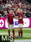 17.03.2025, Fussball, das FC Bayern Mnchen Legenden-Turnier FRANZ BECKENBAUER CUP, im SAP-Garden Mnchen. Arjen Robben (re, Bayern Mnchen) und Franck Ribery (li) 