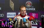 17.03.2025, Fussball, das FC Bayern Mnchen Legenden-Turnier FRANZ BECKENBAUER CUP, im SAP-Garden Mnchen. Philipp Lahm (Bayern Mnchen) gibt Interviews.