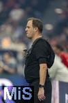 17.03.2025, Fussball, das FC Bayern Mnchen Legenden-Turnier FRANZ BECKENBAUER CUP, im SAP-Garden Mnchen. Am Brustgurt vom Schiedsrichter ist die Bodycam fr actionreiche Livebilder aus Schiri-Perspektive angebracht. Im Rucksack ist die Sendebertragungstechnik untergebracht.