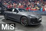 17.03.2025, Fussball, das FC Bayern Mnchen Legenden-Turnier FRANZ BECKENBAUER CUP, im SAP-Garden Mnchen. FC Bayern-Sponsor AUDI stellt sein E-Auto S6 etron im Innenraum aus.