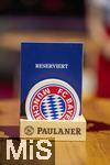 17.03.2025, Fussball, das FC Bayern Mnchen Legenden-Turnier FRANZ BECKENBAUER CUP, im SAP-Garden Mnchen. Auf einem Tisch steht RESERVIERT, mit FCB-Bierdeckel und Schriftzug des Brauerei-Sponsors PAULANER. 
