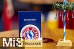 17.03.2025, Fussball, das FC Bayern Mnchen Legenden-Turnier FRANZ BECKENBAUER CUP, im SAP-Garden Mnchen. Auf einem Tisch steht RESERVIERT, mit FCB-Bierdeckel und Schriftzug des Brauerei-Sponsors PAULANER. 