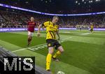 17.03.2025, Fussball, das FC Bayern Mnchen Legenden-Turnier FRANZ BECKENBAUER CUP, im SAP-Garden Mnchen. v.li: Arjen Robben (Bayern Mnchen) gegen Sven Bender (Dortmund).