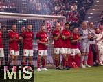 17.03.2025, Fussball, das FC Bayern Mnchen Legenden-Turnier FRANZ BECKENBAUER CUP, im SAP-Garden Mnchen. v.li:  Rafinha, Diego Contento, Lothar Matthus, Arjen Robben, Giovanne Elber, Franck Ribery, Hans Jrg Butt, Tom Starke, Philipp Lahm (alle Bayern Mnchen)