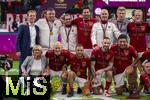 17.03.2025, Fussball, das FC Bayern Mnchen Legenden-Turnier FRANZ BECKENBAUER CUP, im SAP-Garden Mnchen. Siegerehrung des Turniersiegers FC Bayern Mnchen.  hi.v.li: Joel Beckenbauer, Roy Makaay, Philipp Lahm, Claudio Pizarro, Raimond Aumann, Hans Jrg Butt, Thomas Linke. unten v.li: Franz Beckenbauer-Witwe Heidi Beckenbauer, Arjen Robben, Rafinha, Diego Contento, Giovane Elber. 