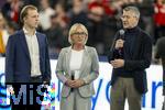 17.03.2025, Fussball, das FC Bayern Mnchen Legenden-Turnier FRANZ BECKENBAUER CUP, im SAP-Garden Mnchen. Franz Beckenbauer-Witwe Heidi Beckenbauer (mitte) mit Sohn Joel (li) und Prsident Herbert Hainer (FC Bayern)  